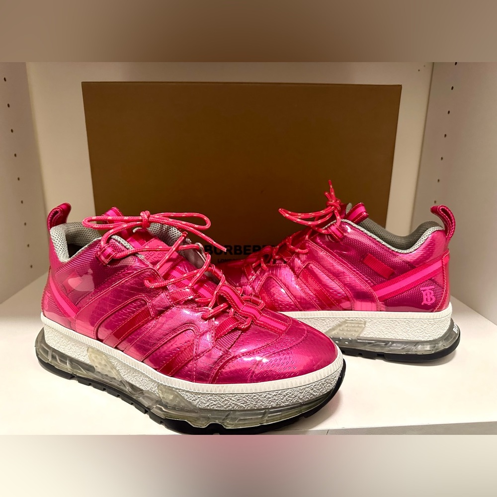 Men’s Burberry Fucsia Snickers